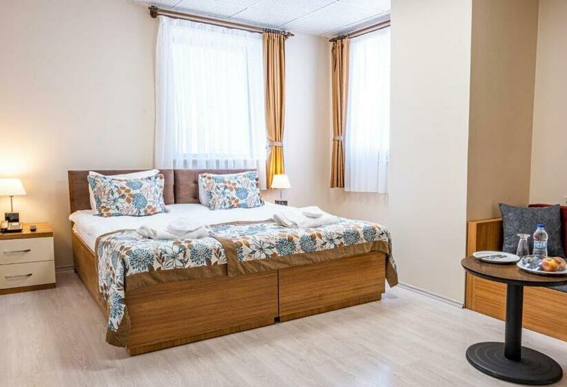 جناح, Aydinbey Park Otel