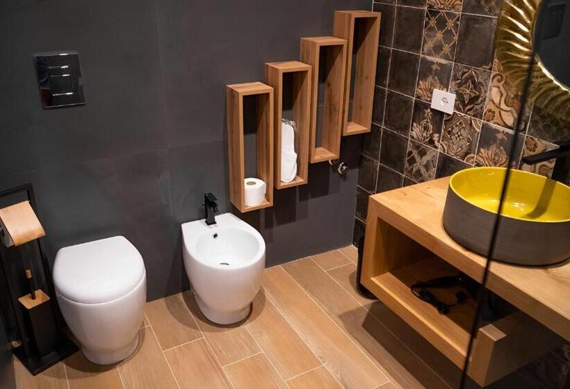 اتاق استاندارد با تخت بزرگ, Mareluna Rooms