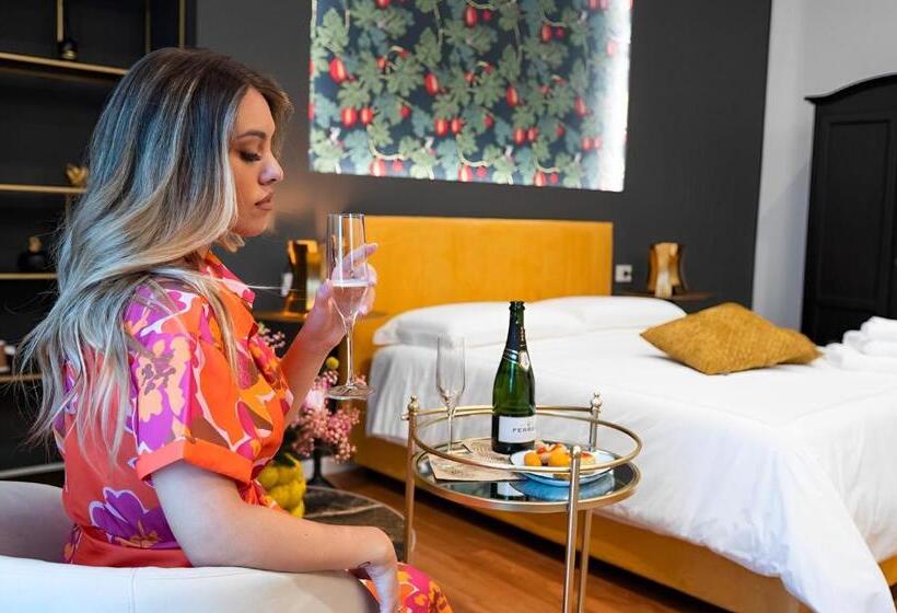 اتاق استاندارد با تخت بزرگ, Mareluna Rooms