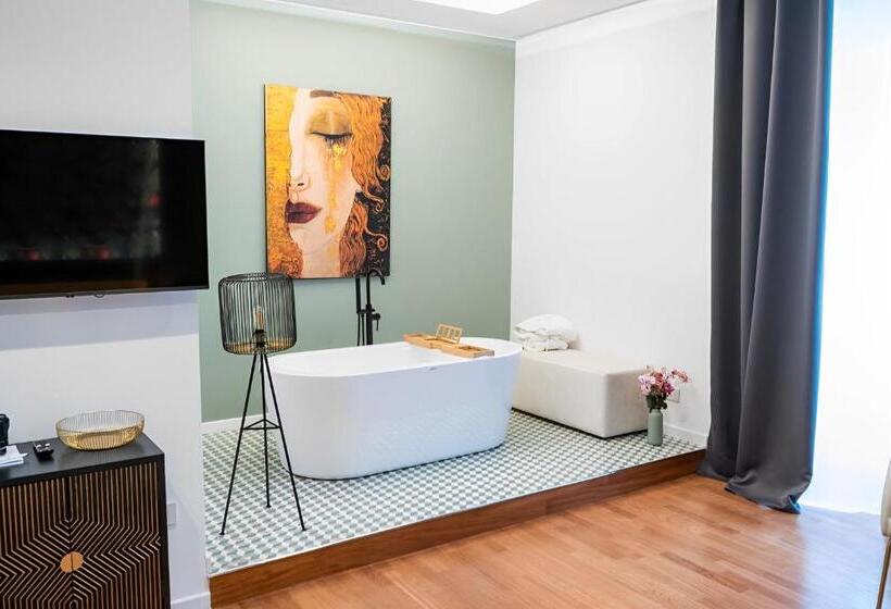 اتاق استاندارد با تخت بزرگ, Mareluna Rooms