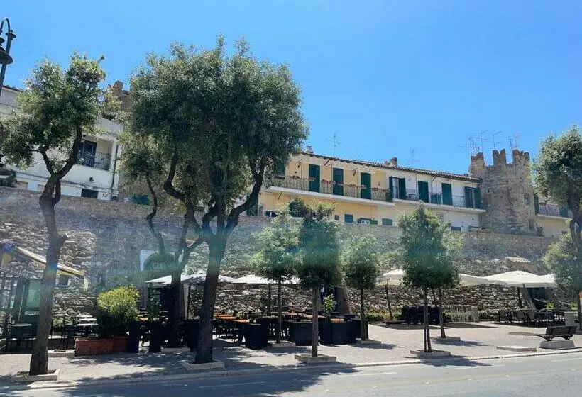 اتاق لوکس با بالکن, Off House Borgo Suite, Nettuno 2025 Giubileo