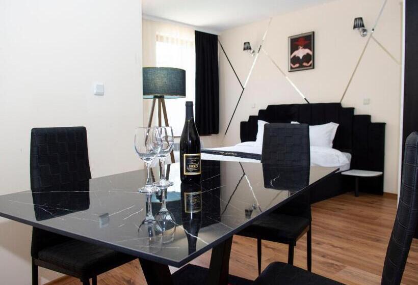 إستوديو ديلوكس, Complex Nero