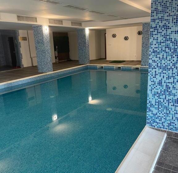 غرفة ديلوكس, Complex Nero