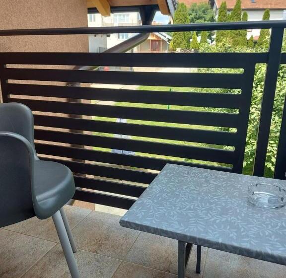 آپارتمان 1 خوابه با تراس, Apartmani Malina