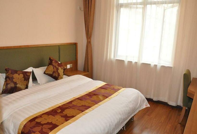 اتاق استاندارد با تخت بزرگ, Holly S Hostel