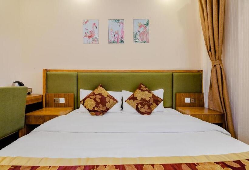 اتاق استاندارد با تخت بزرگ, Holly S Hostel