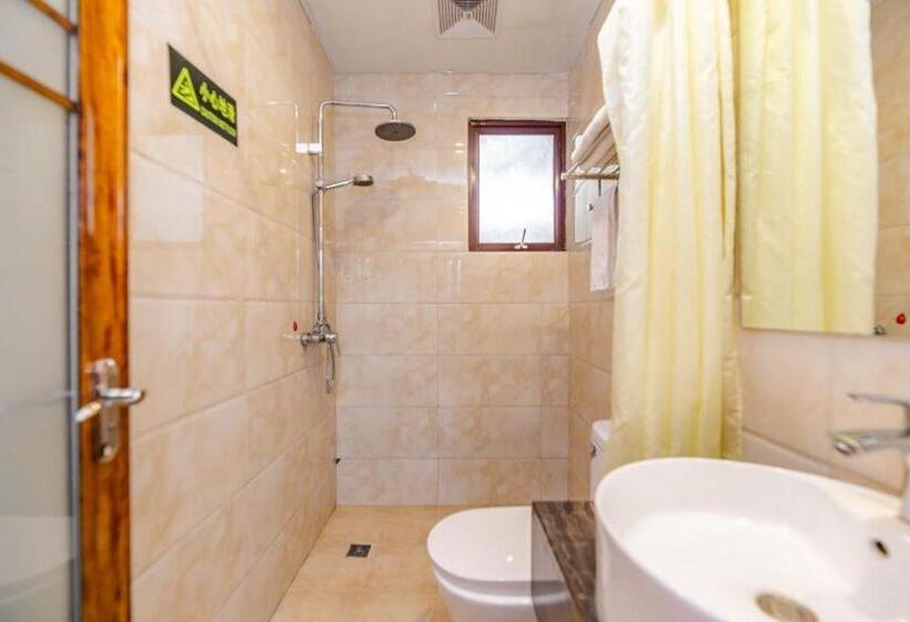 اتاق استاندارد با تخت بزرگ, Holly S Hostel