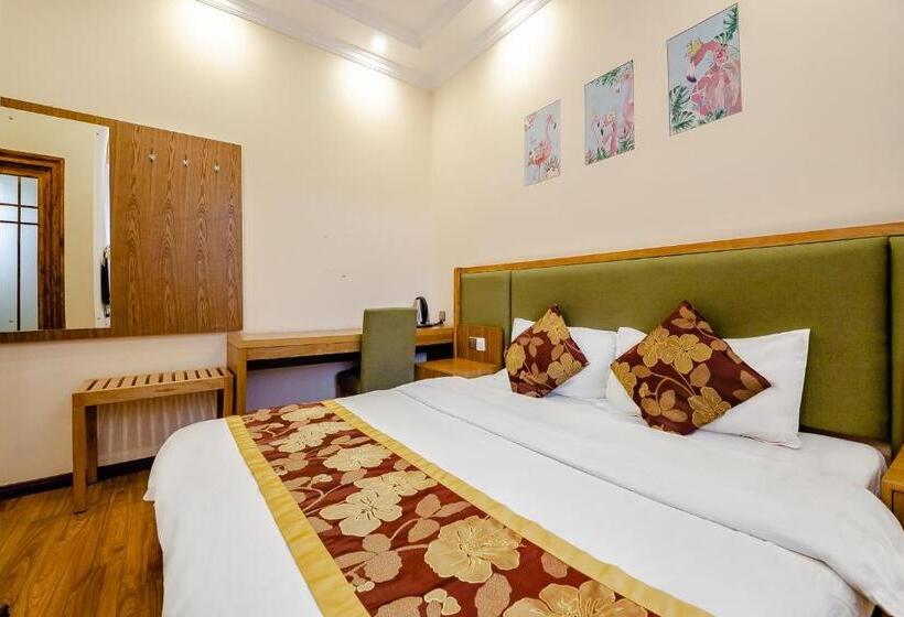 اتاق استاندارد با تخت بزرگ, Holly S Hostel