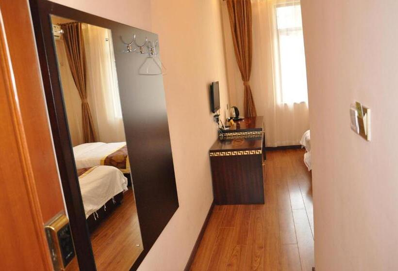 اتاق استاندارد, Holly S Hostel