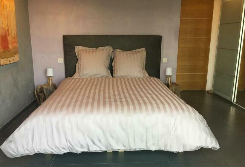 Номер Стандарт, Belle Chambre Avec Vue Dans Maison D Architecte