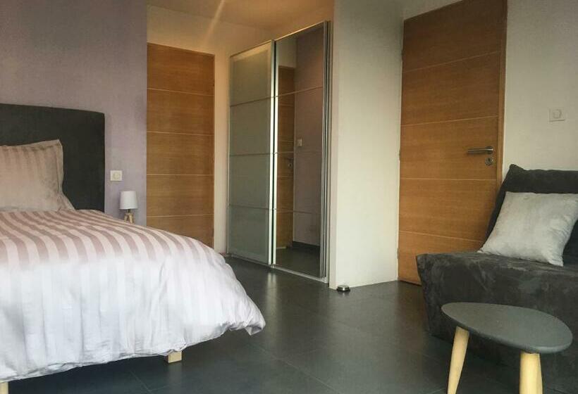 Номер Стандарт, Belle Chambre Avec Vue Dans Maison D Architecte