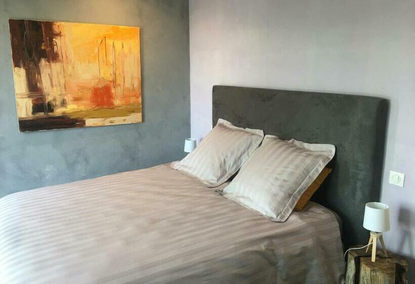 Номер Стандарт, Belle Chambre Avec Vue Dans Maison D Architecte