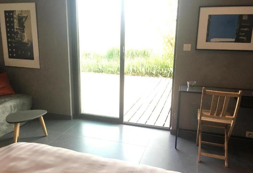 Номер Стандарт, Belle Chambre Avec Vue Dans Maison D Architecte