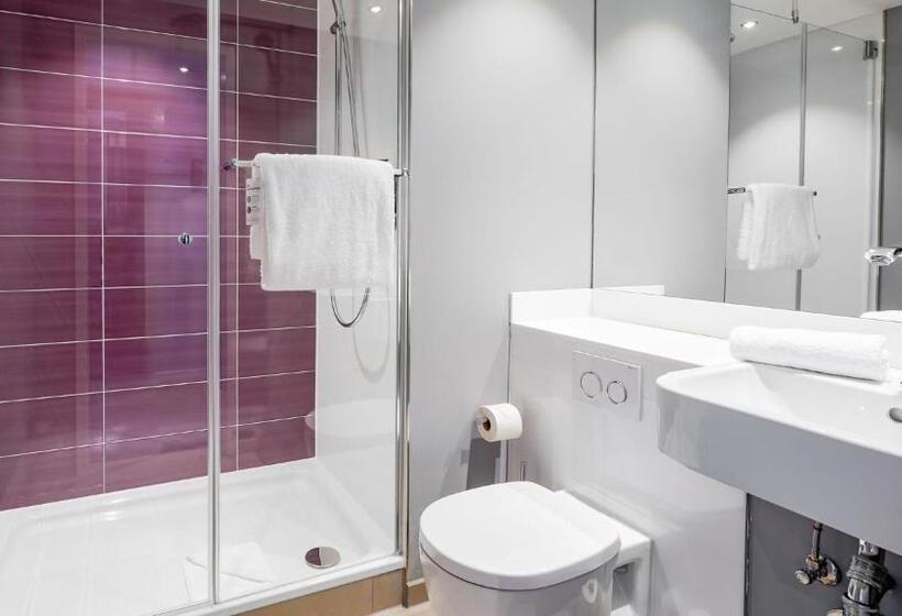 Номер Стандарт Трехместный, Premier Inn Nürnberg City Opernhaus