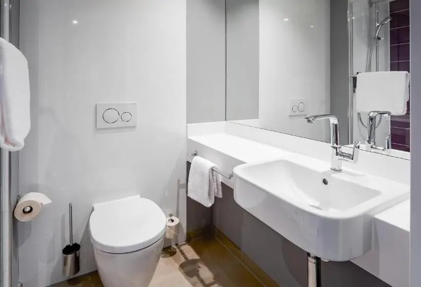身障者適用スタンダードルーム, Premier Inn Nürnberg City Opernhaus