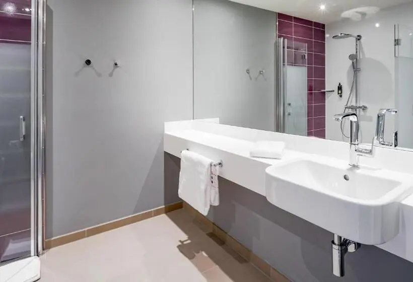 身障者適用スタンダードルーム, Premier Inn Nürnberg City Opernhaus