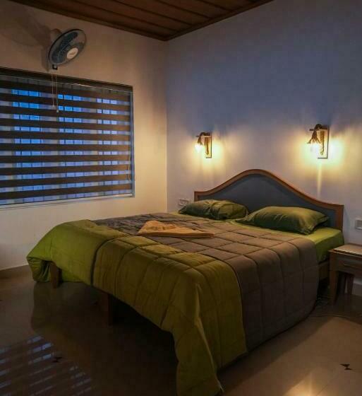 اتاق خانوادگی با چشم‌انداز کوه, The Nirvana Resort Munnar