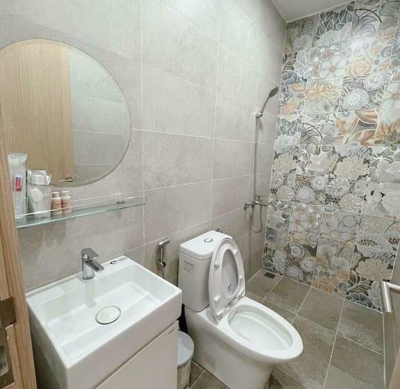 اتاق استاندارد سه تخته با بالکن, Nhật Phương