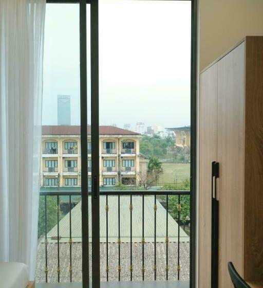 اتاق استاندارد سه تخته با بالکن, Nhật Phương