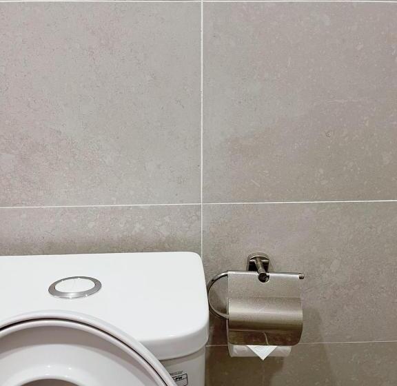 اتاق استاندارد, Nhật Phương