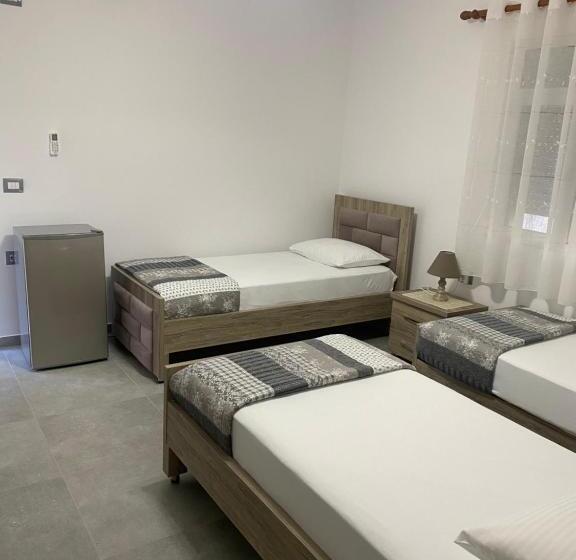 اتاق استاندارد سه نفره, Vila Ajdinaj