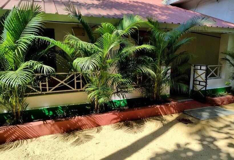 חדר משפחתי דלוקס, Palm Heaven