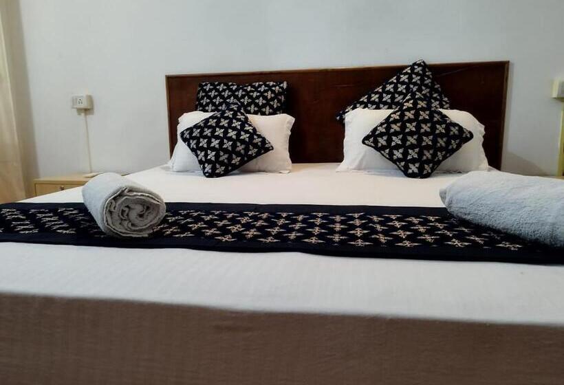 חדר משפחתי דלוקס, Palm Heaven