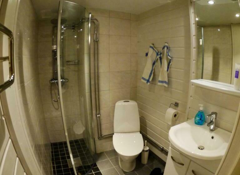 四人标准间, Tystberga Logi