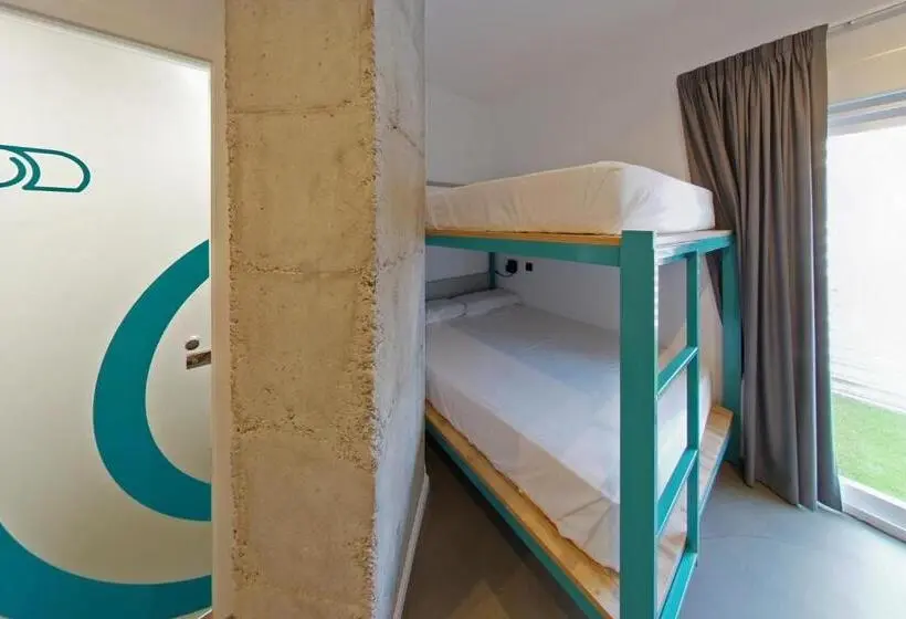 اتاق استاندارد چهار تخته, Konk Hostel