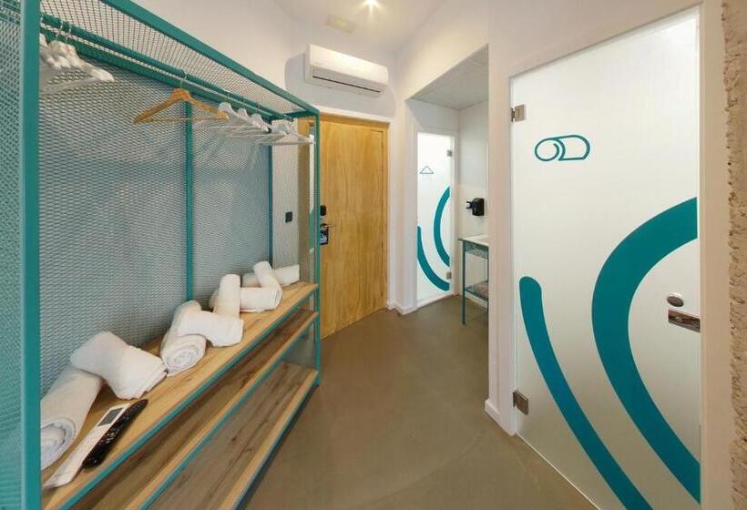 اتاق استاندارد چهار تخته, Konk Hostel