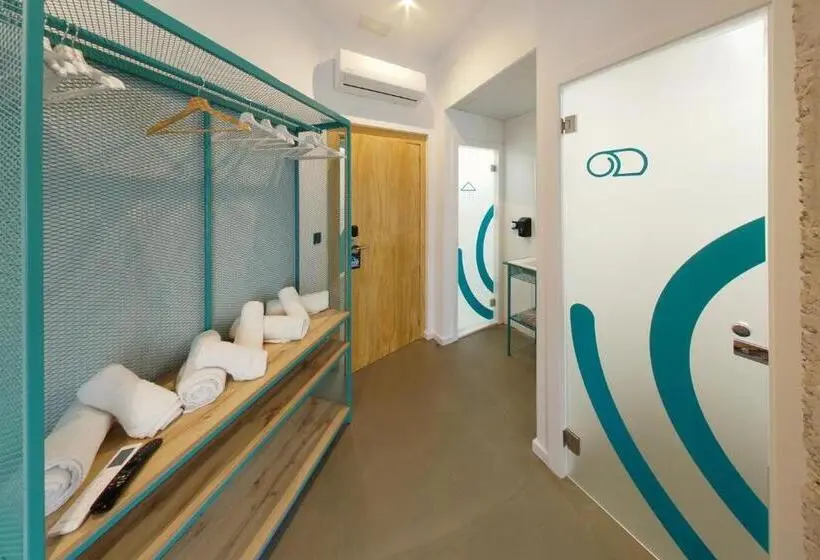 اتاق استاندارد چهار تخته, Konk Hostel