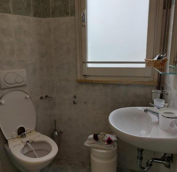 Номер Стандарт Трехместный, Maison Des Roses