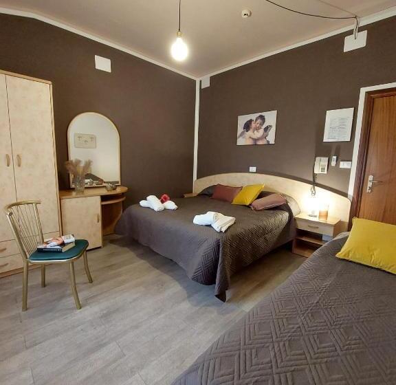 اتاق استاندارد سه نفره, Maison Des Roses