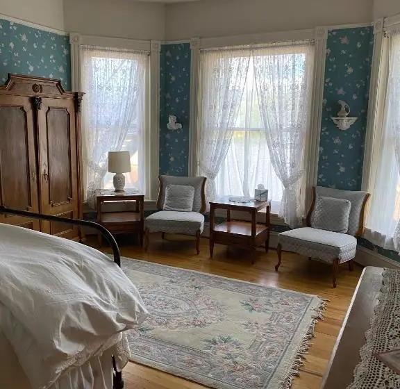 キングサイズベッドのデラックススイート, Gable House Bed And Breakfast Inn
