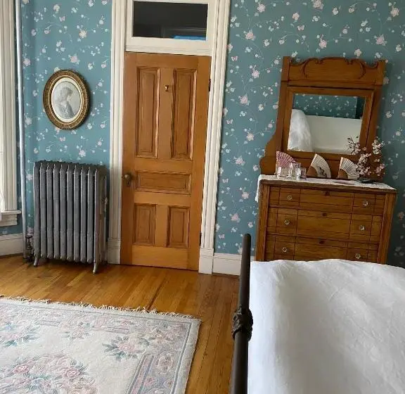 キングサイズベッドのデラックススイート, Gable House Bed And Breakfast Inn