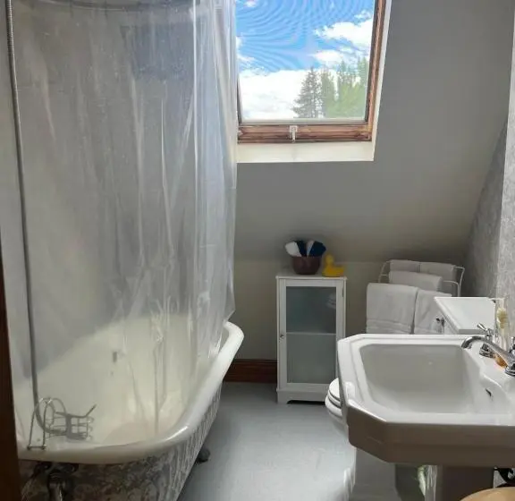 キングサイズベッドのスタンダードルーム, Gable House Bed And Breakfast Inn