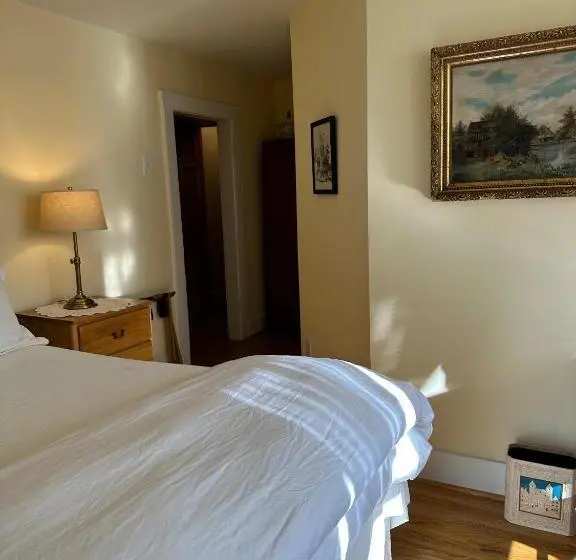 キングサイズベッドのスタンダードルーム, Gable House Bed And Breakfast Inn