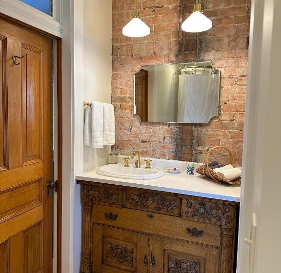 غرفة ديلوكس سرير كينج, Gable House Bed And Breakfast Inn