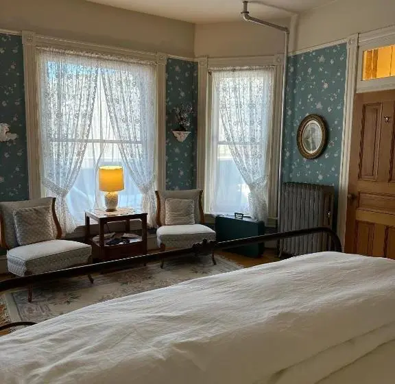 キングサイズベッドのデラックスルーム, Gable House Bed And Breakfast Inn