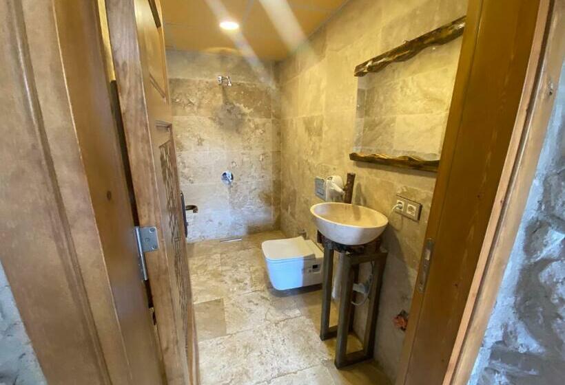 اتاق استاندارد با چشم‌انداز باغ, Ala Stone House