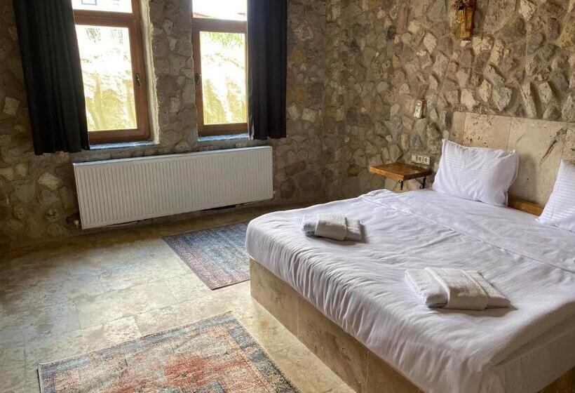 اتاق استاندارد با چشم‌انداز باغ, Ala Stone House