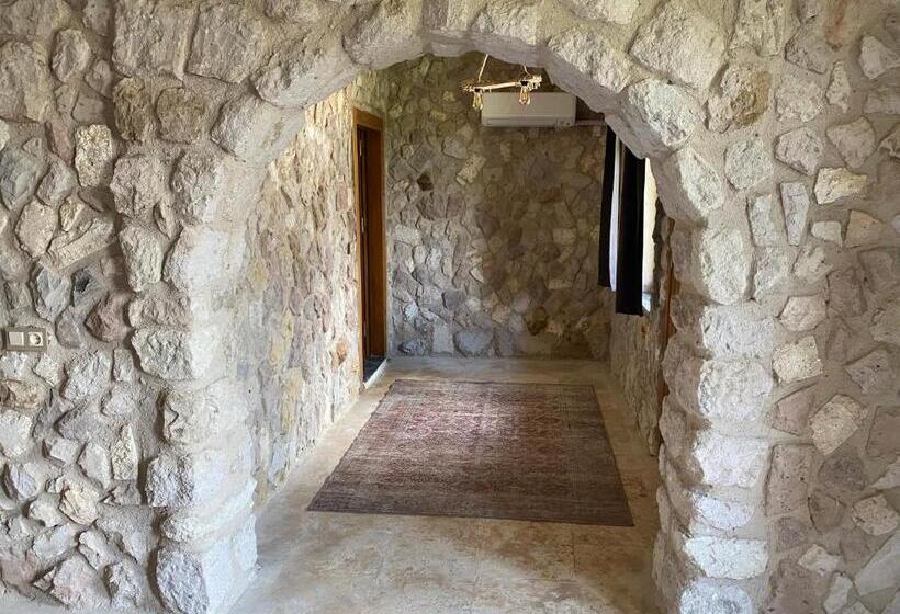 اتاق استاندارد با چشم‌انداز باغ, Ala Stone House