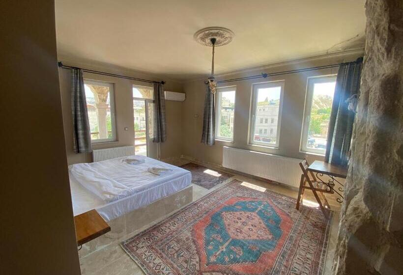 اتاق لوکس با بالکن, Ala Stone House