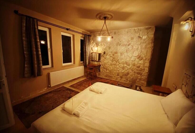 اتاق لوکس با بالکن, Ala Stone House