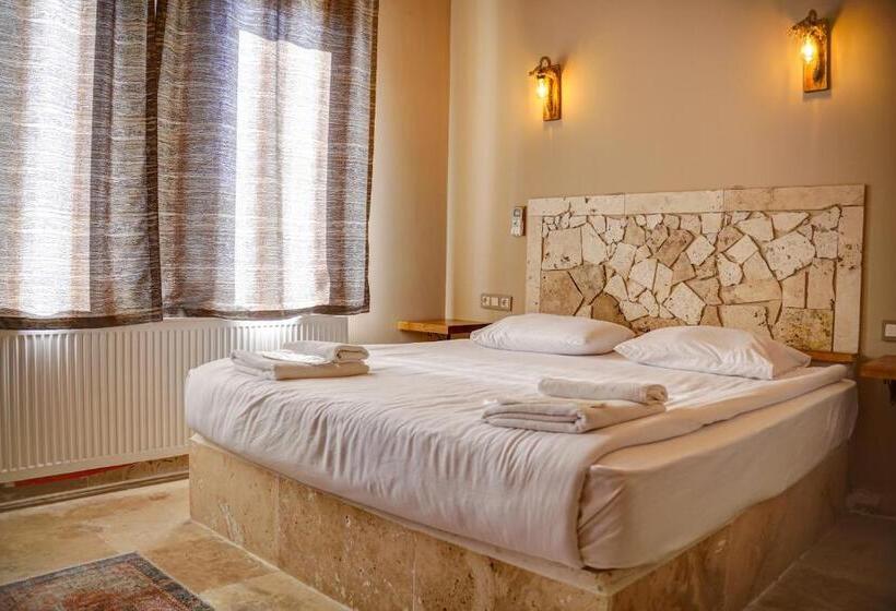 سوییت خانوادگی, Ala Stone House