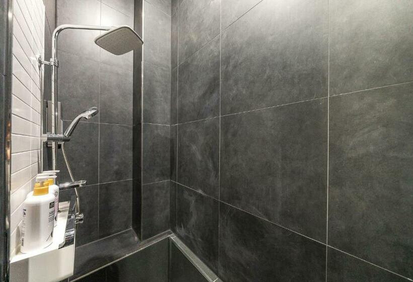 스탠다드 룸, Starhills