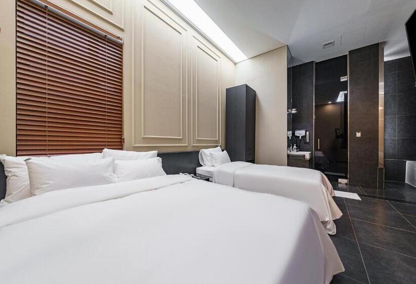 디럭스 룸, Starhills