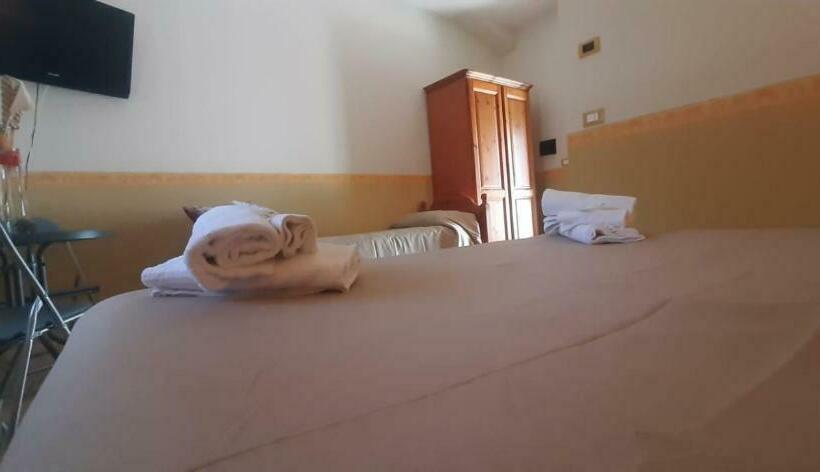 اتاق استاندارد سه نفره, La Vecchia Fattoria