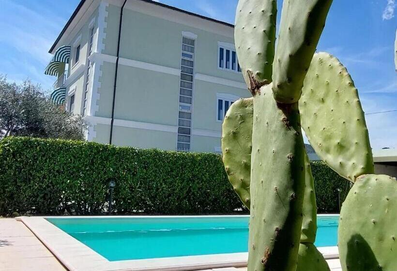 带阳台的豪华间, Nonna Anita Palace Narni