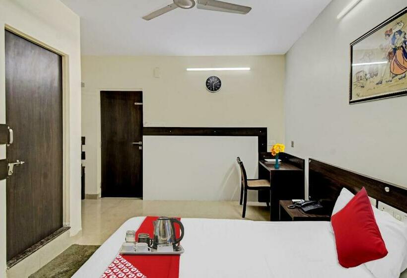 Habitació Triple Clàssica, Flagship Hotel Diva Inn